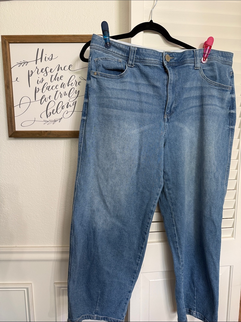 Democracy Medium Wash Cropped Jeans - Blue